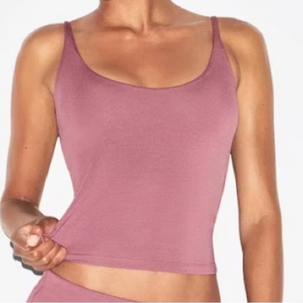 SKIMS Scoop Neck Cropped Tank Top in Dusty Rose